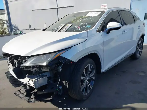 2T2ZZMCA9JC116616 2018 LEXUS RX - Image 2