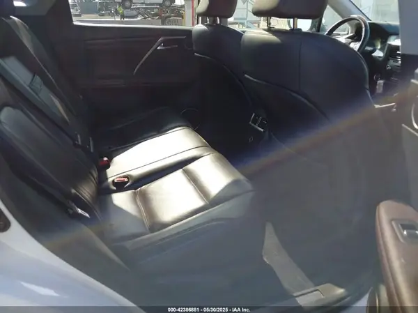 2T2ZZMCAXJC096263 2018 LEXUS RX - Image 8