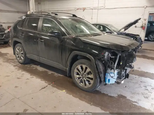 2T3A1RFV0MC241553 2021 TOYOTA RAV 4 - Image 1