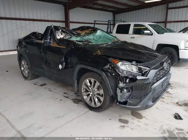 2T3A1RFV0MW145999 2021 TOYOTA RAV 4 - Image 1