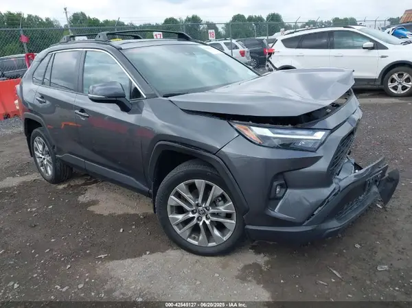 2T3A1RFV0NC293265 2022 TOYOTA RAV 4 - Image 1