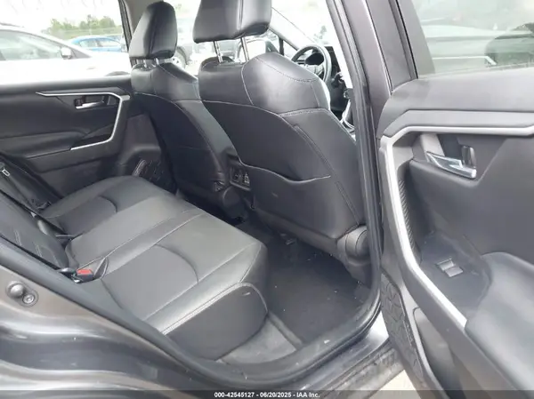2T3A1RFV0NC293265 2022 TOYOTA RAV 4 - Image 8