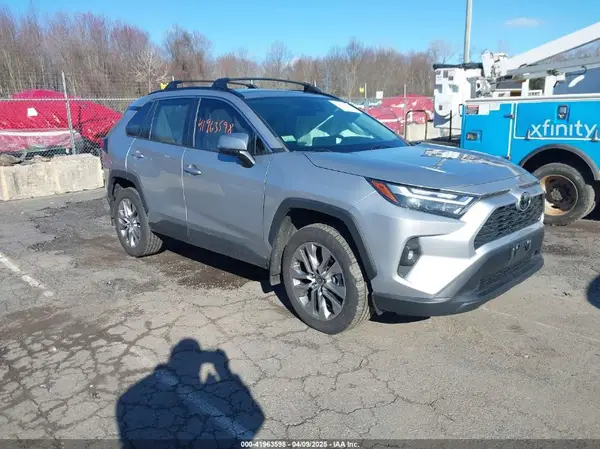 2T3A1RFV0NC293377 2022 TOYOTA RAV 4 - Image 1