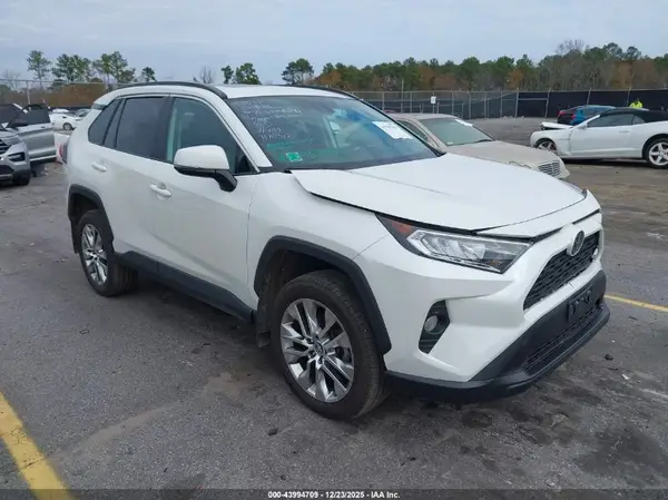 2T3A1RFV1MW167672 2021 TOYOTA RAV 4 - Image 1