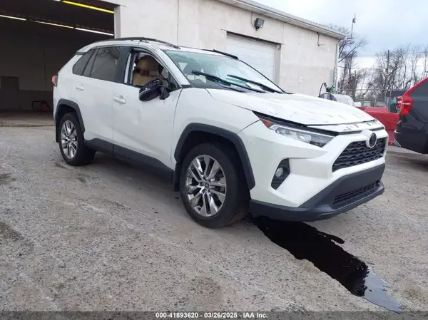 2T3A1RFV1MW170720 2021 TOYOTA RAV 4 - Image 1