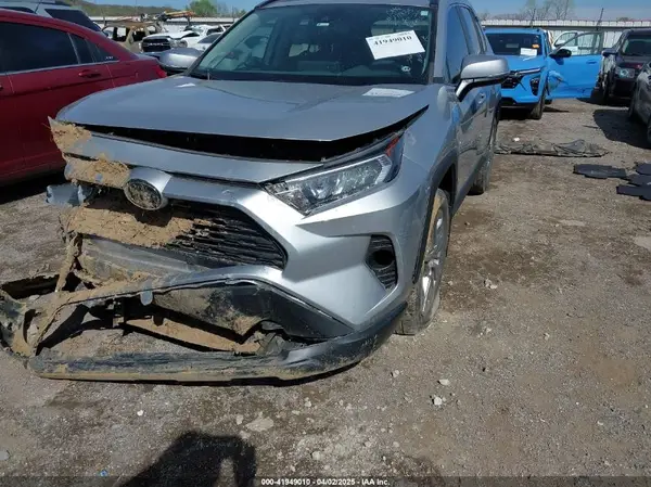 2T3A1RFV1MW221679 2021 TOYOTA RAV 4 - Image 2