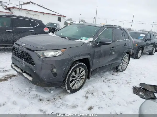 2T3A1RFV2KW049420 2019 TOYOTA RAV 4 - Image 2
