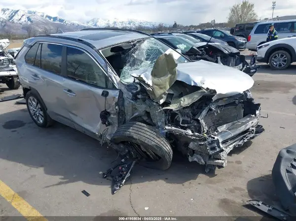 2T3A1RFV2MC155712 2021 TOYOTA RAV 4 - Image 1