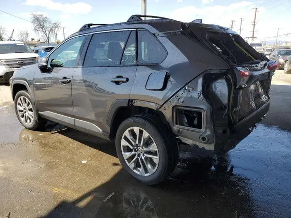 2T3A1RFV2NC267010 2022 TOYOTA RAV 4 - Image 2