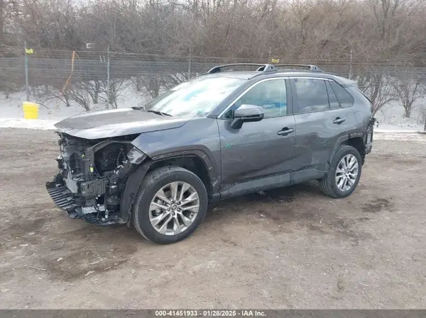 2T3A1RFV2RC452552 2024 TOYOTA RAV 4 - Image 2