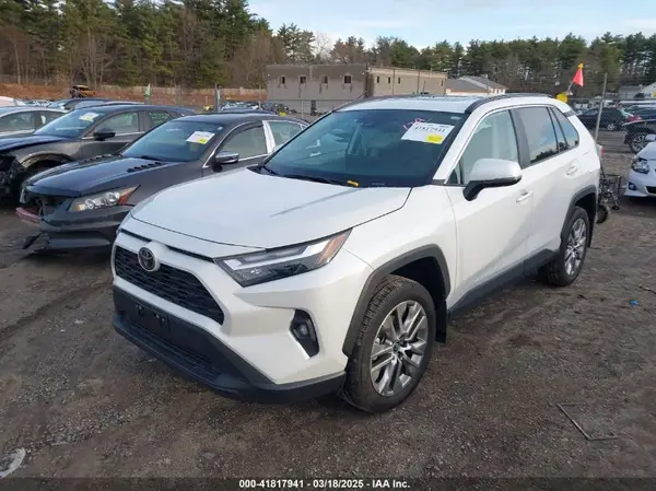 2T3A1RFV2RW435605 2024 TOYOTA RAV 4 - Image 2