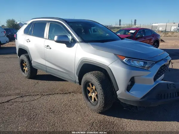 2T3A1RFV3LC134012 2020 TOYOTA RAV 4 - Image 1