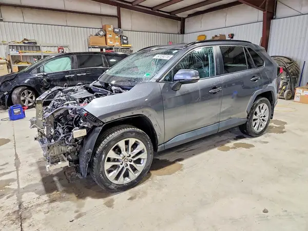 2T3A1RFV3MC173443 2021 TOYOTA RAV 4 - Image 1