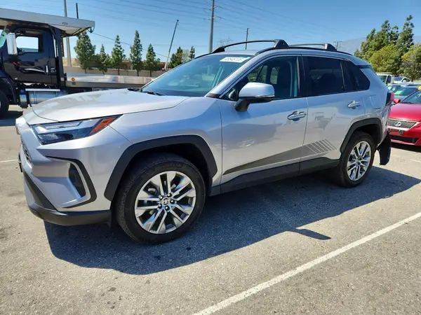 2T3A1RFV3NC303688 2022 TOYOTA RAV 4 - Image 1