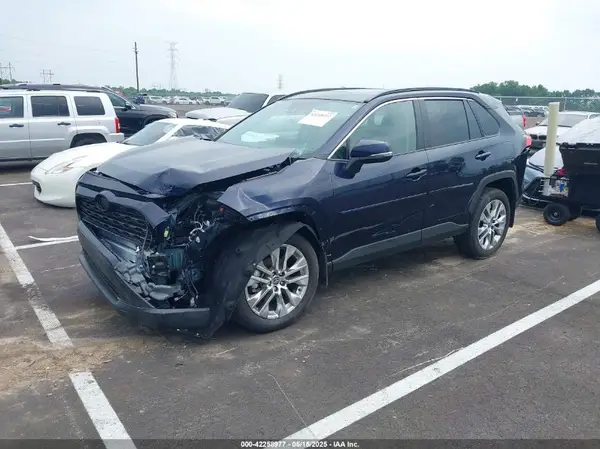 2T3A1RFV3SW498119 2025 TOYOTA RAV 4 - Image 2