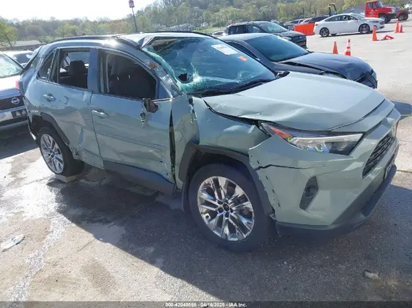2T3A1RFV4LC113640 2020 TOYOTA RAV 4 - Image 1