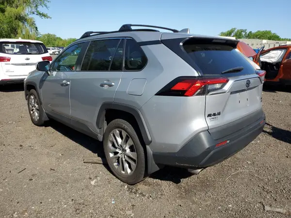 2T3A1RFV4LW128072 2020 TOYOTA RAV 4 - Image 2