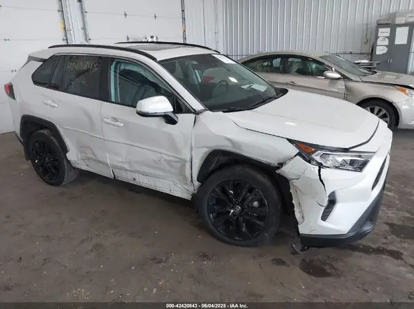 2T3A1RFV4MW188600 2021 TOYOTA RAV 4 - Image 1
