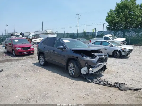 2T3A1RFV4NC288327 2022 TOYOTA RAV 4 - Image 1