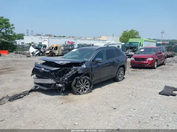 2T3A1RFV4NC288327 2022 TOYOTA RAV 4 - Image 2