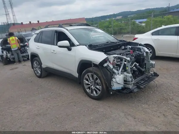 2T3A1RFV4NW287421 2022 TOYOTA RAV 4 - Image 1