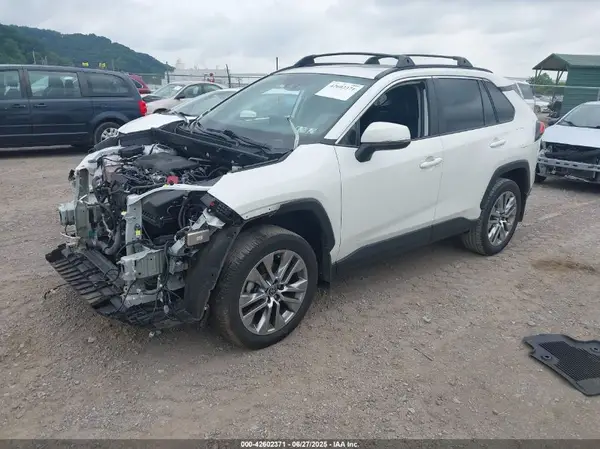 2T3A1RFV4NW287421 2022 TOYOTA RAV 4 - Image 2