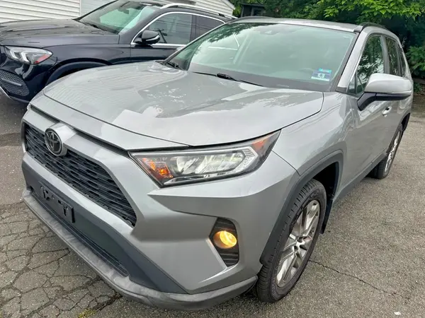 2T3A1RFV5KC056122 2019 TOYOTA RAV 4 - Image 1