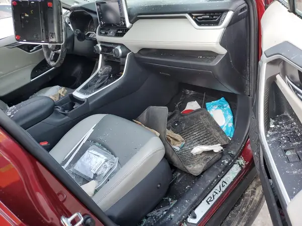 2T3A1RFV5KW001183 2019 TOYOTA RAV 4 - Image 8