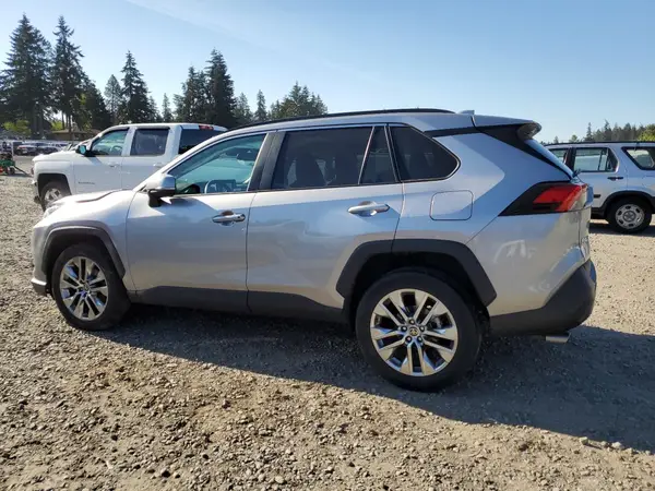 2T3A1RFV5MC213621 2021 TOYOTA RAV 4 - Image 2