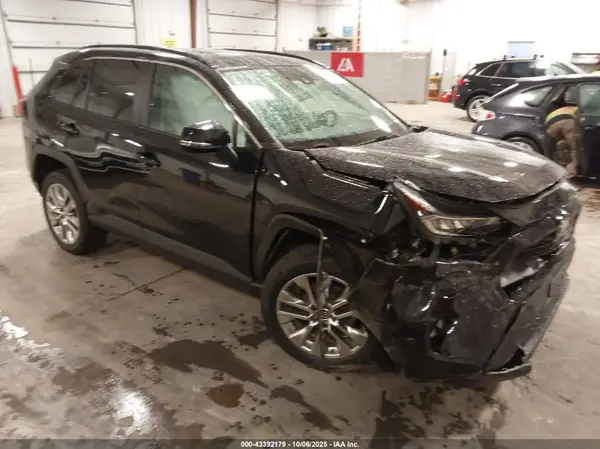 2T3A1RFV6KW051378 2019 TOYOTA RAV 4 - Image 1