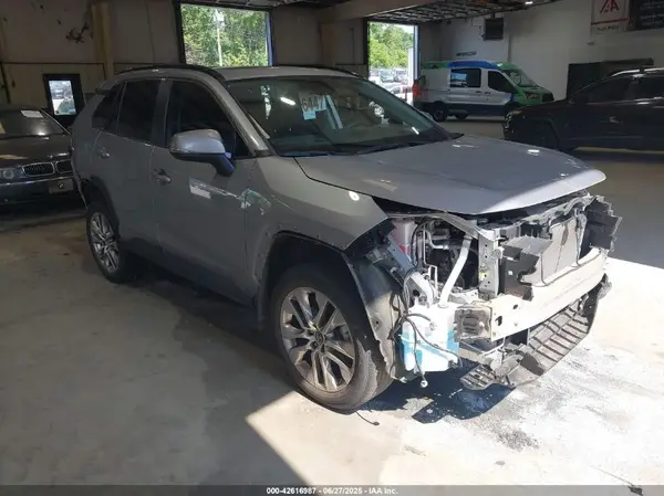 2T3A1RFV6MC157009 2021 TOYOTA RAV 4 - Image 1