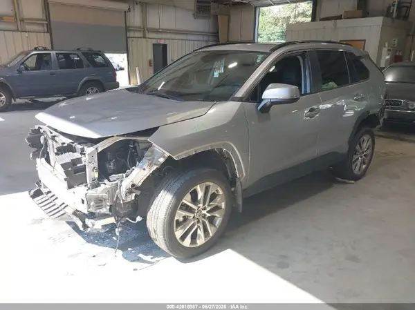 2T3A1RFV6MC157009 2021 TOYOTA RAV 4 - Image 2