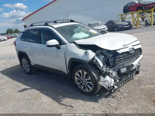 2T3A1RFV6MW236758 2021 TOYOTA RAV 4 - Image 1