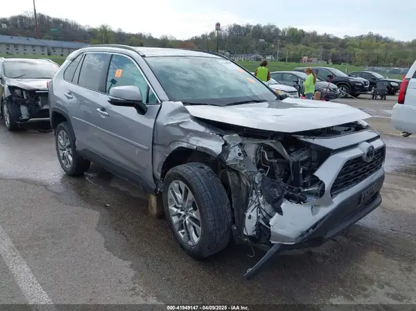 2T3A1RFV6NC256981 2022 TOYOTA RAV 4 - Image 1