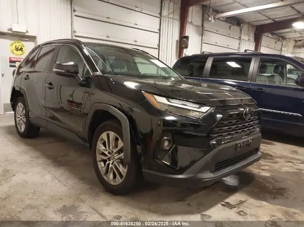 2T3A1RFV6PC392062 2023 TOYOTA RAV 4 - Image 1