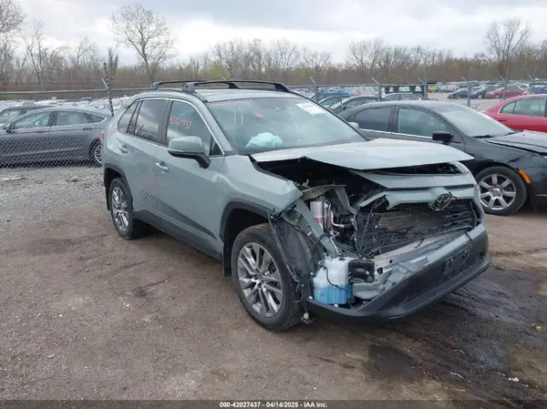 2T3A1RFV6PW336329 2023 TOYOTA RAV 4 - Image 1