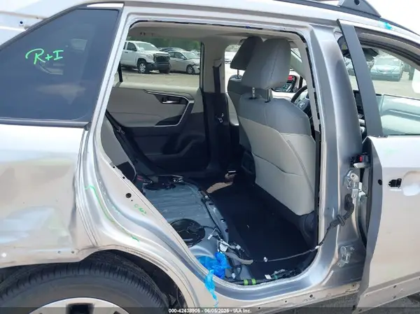 2T3A1RFV6RC462114 2024 TOYOTA RAV 4 - Image 8