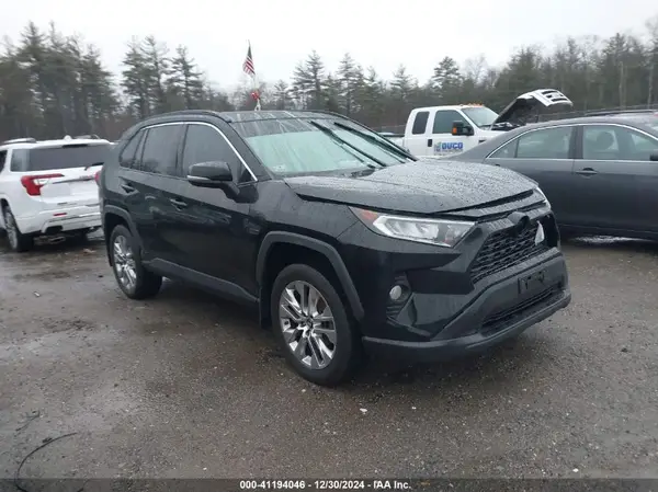 2T3A1RFV7KC010677 2019 TOYOTA RAV 4 - Image 1