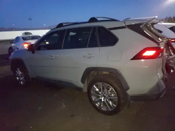 2T3A1RFV7NW256681 2022 TOYOTA RAV 4 - Image 2