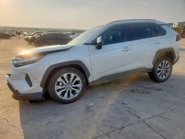 2T3A1RFV7NW267132 2022 TOYOTA RAV 4 - Image 1