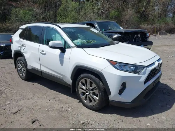 2T3A1RFV8KW063483 2019 TOYOTA RAV 4 - Image 1