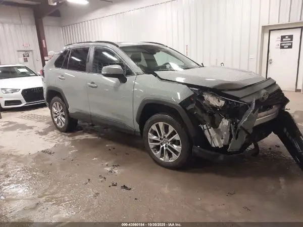 2T3A1RFV8MW172156 2021 TOYOTA RAV 4 - Image 1