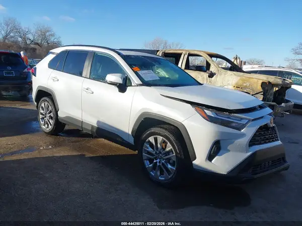 2T3A1RFV8RW480516 2024 TOYOTA RAV 4 - Image 1