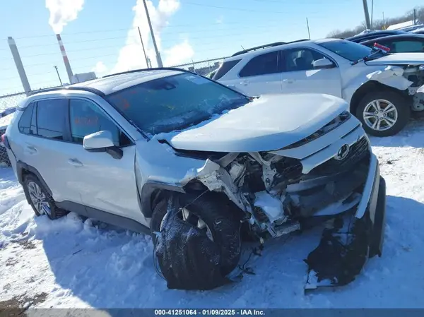 2T3A1RFV9MW150778 2021 TOYOTA RAV 4 - Image 1