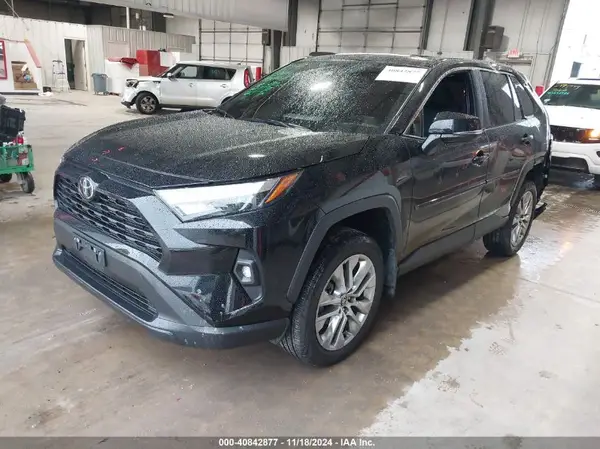 2T3A1RFV9PC379550 2023 TOYOTA RAV 4 - Image 2