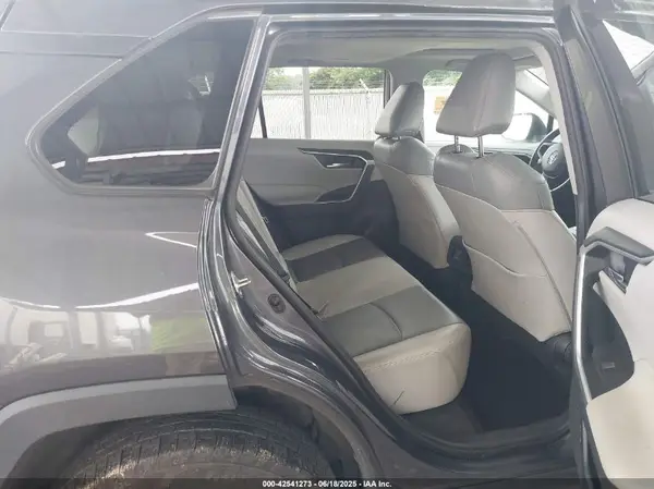 2T3A1RFVXKW053134 2019 TOYOTA RAV 4 - Image 8