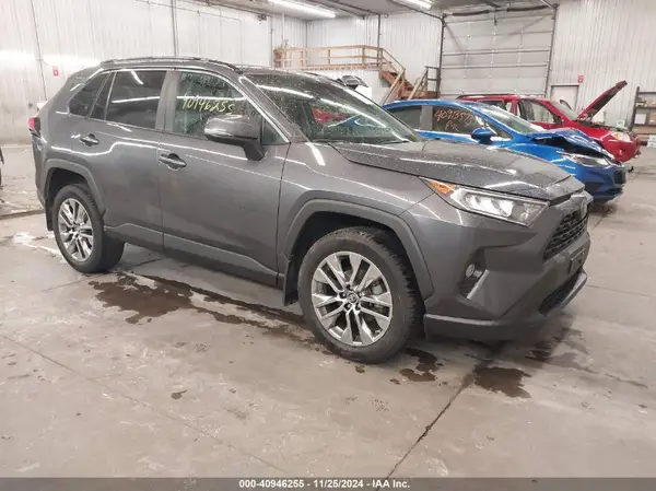 2T3A1RFVXKW073156 2019 TOYOTA RAV 4 - Image 1