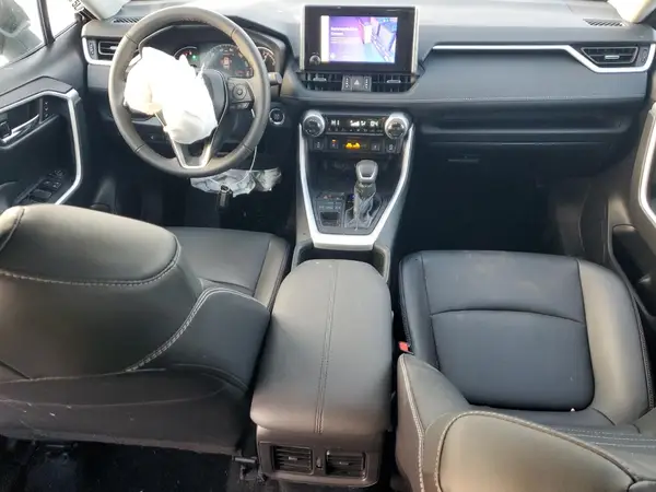 2T3A1RFVXRC425597 2024 TOYOTA RAV 4 - Image 8