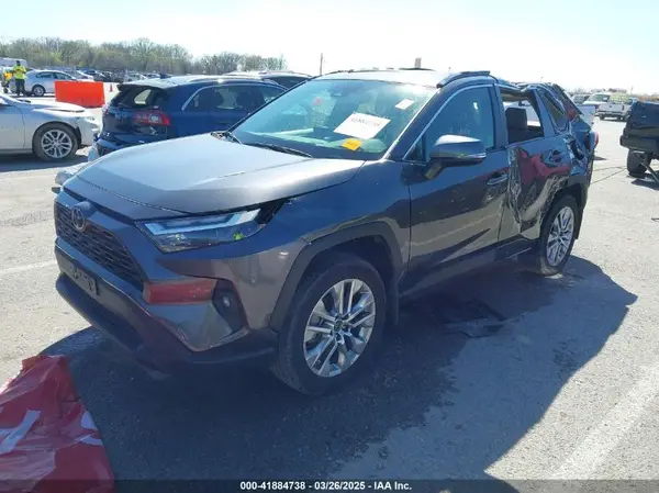 2T3A1RFVXRC470040 2024 TOYOTA RAV 4 - Image 2