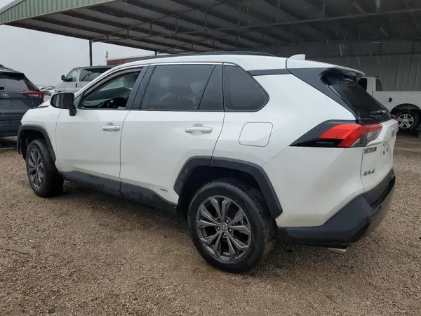 2T3B6RFV0RW047746 2024 TOYOTA RAV 4 - Image 2